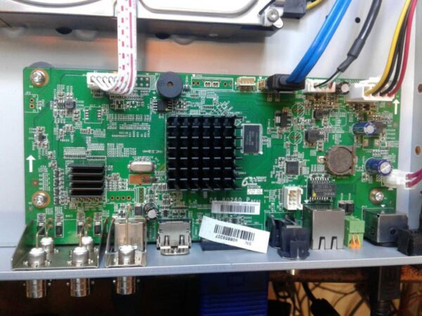 D-S7204HQHI-F1N