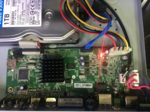 DS-7204HFI-SH (DS-801233 REV2.2)