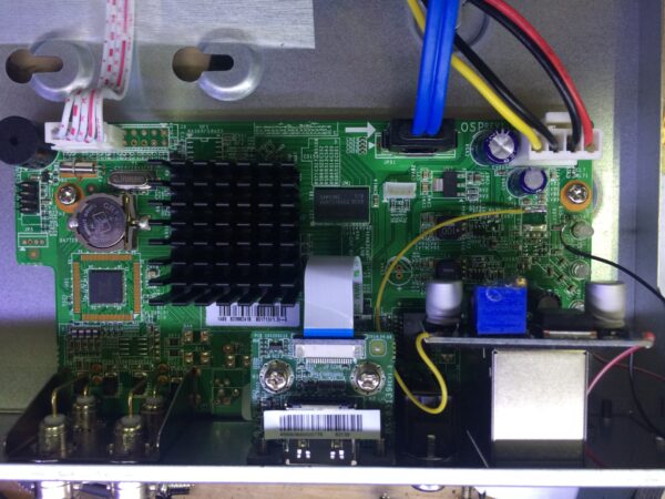 DS-7204HI-E1 (DS83139 REV1.3)